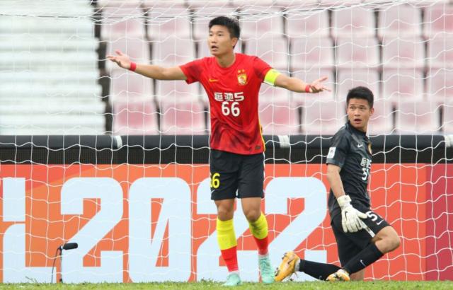 云体育-五一回顾：亚冠收官 艾克森时隔5个月回归球场